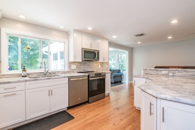 12 Linda Dr, Westfield, MA 01085