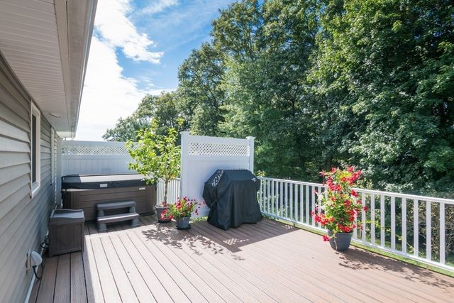 12 Linda Dr, Westfield, MA 01085