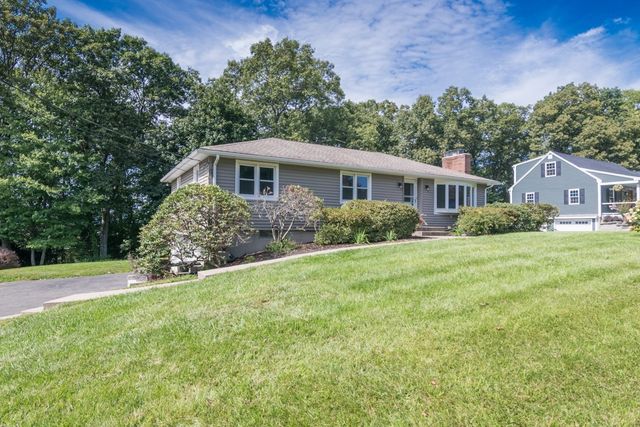 12 Linda Dr, Westfield, MA 01085