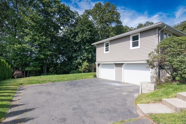 12 Linda Dr, Westfield, MA 01085