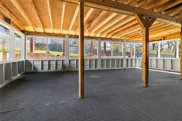 823 N Oak Street, Harrison, AR 72601