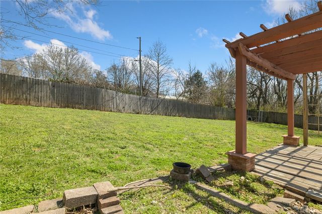 823 N Oak Street, Harrison, AR 72601