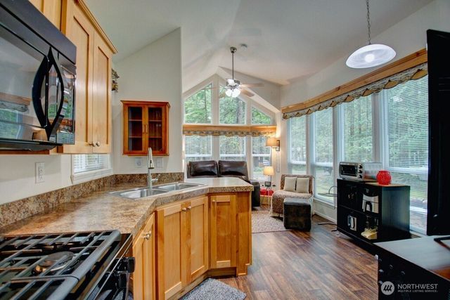 33 2 Wilderness Way, Deming, WA 98244