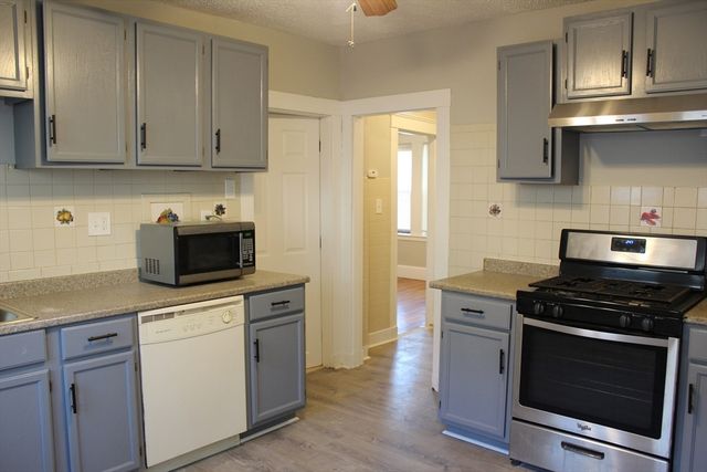 10 Mattakeeset St 10, Boston, MA 02136