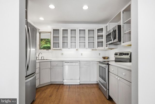 5424 BEACH DR, Saint Leonard, MD 20685