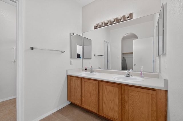 7711 Calle Armonia NE, Albuquerque, NM 87113