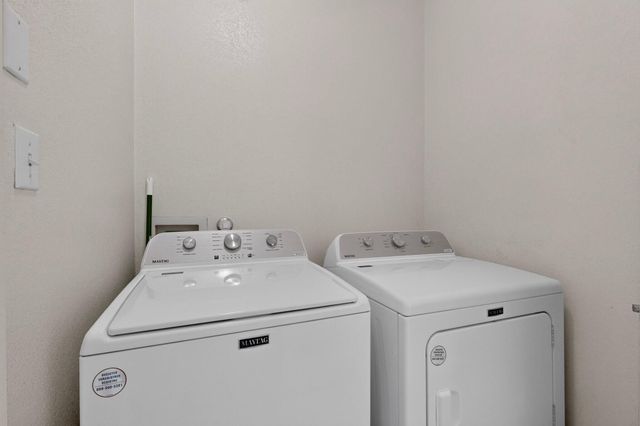 7711 Calle Armonia NE, Albuquerque, NM 87113