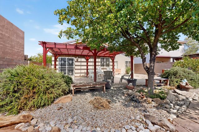 7711 Calle Armonia NE, Albuquerque, NM 87113