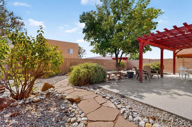 7711 Calle Armonia NE, Albuquerque, NM 87113