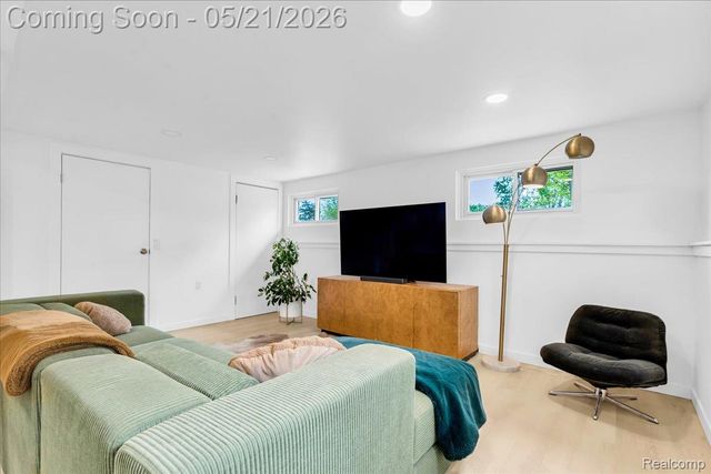 375 Senate Avenue, Ypsilanti Charter Township, MI 48197