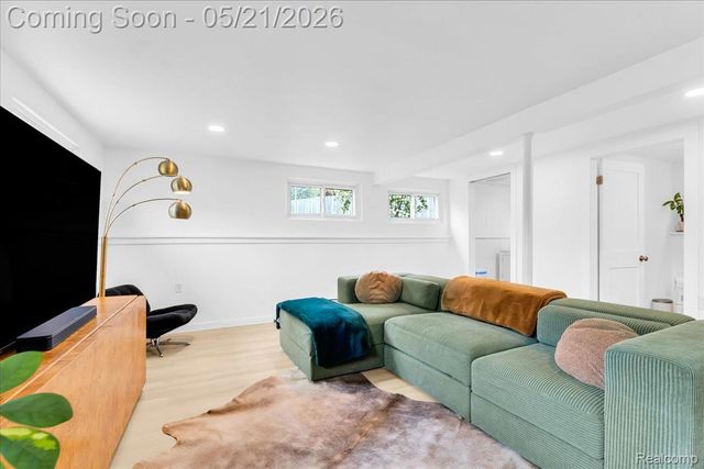 375 Senate Avenue, Ypsilanti Charter Township, MI 48197