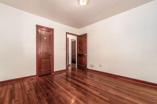 3056 Medina Avenue, Columbus, OH 43224