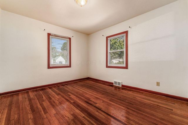 3056 Medina Avenue, Columbus, OH 43224