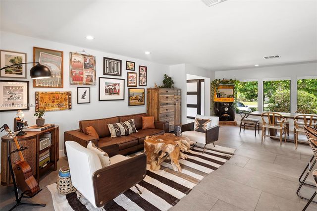 419 Alamanda Dr, Hallandale Beach, FL 33009