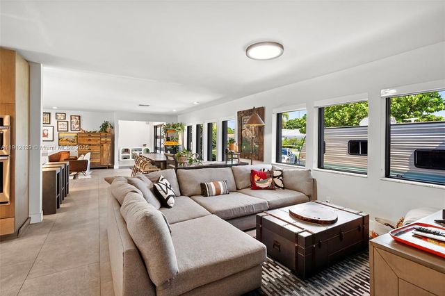 419 Alamanda Dr, Hallandale Beach, FL 33009