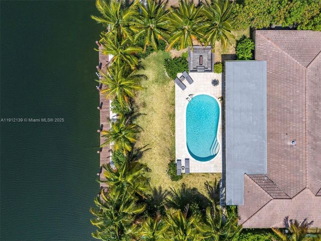 419 Alamanda Dr, Hallandale Beach, FL 33009