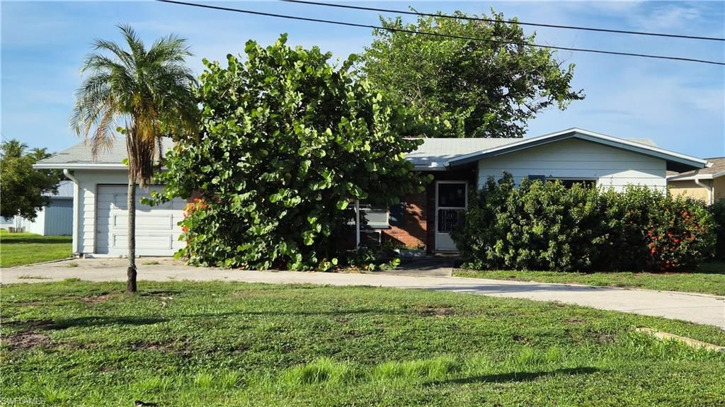 5201 Glade CT NE, CAPE CORAL, FL 33904 — exterior