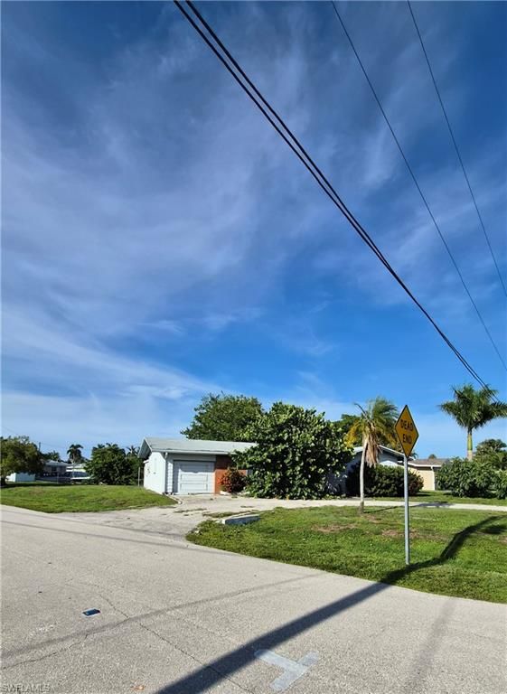 5201 Glade CT NE, CAPE CORAL, FL 33904 — photo 4