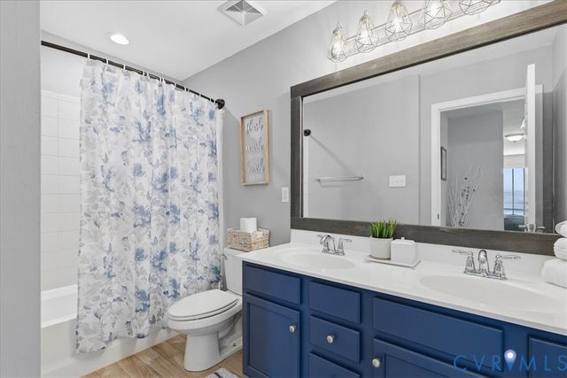 10912 Oak Arbor Ter, Chester, VA 23831