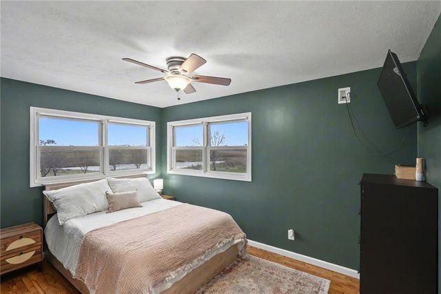 72 E 1600 Road, Baldwin City, KS 66006