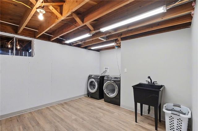 72 E 1600 Road, Baldwin City, KS 66006