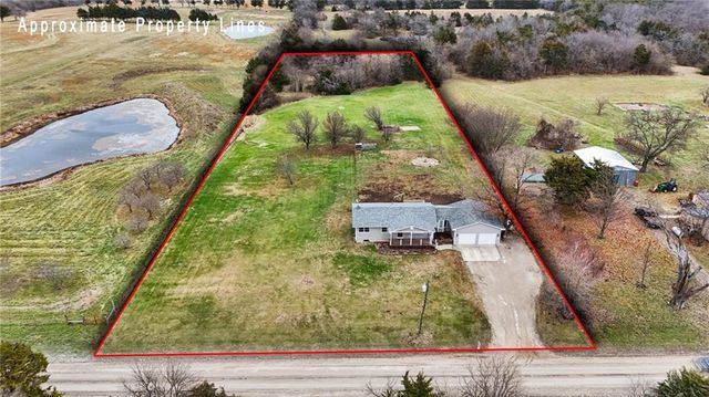 72 E 1600 Road, Baldwin City, KS 66006