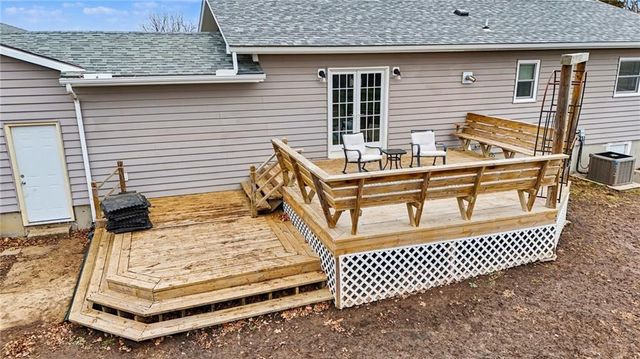 72 E 1600 Road, Baldwin City, KS 66006