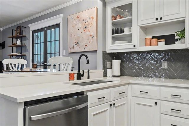 72 E 1600 Road, Baldwin City, KS 66006