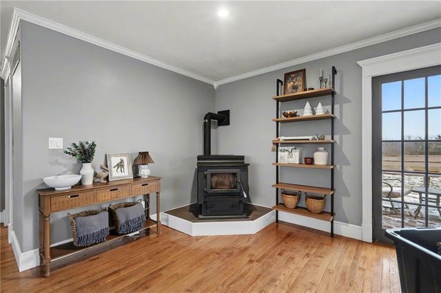 72 E 1600 Road, Baldwin City, KS 66006