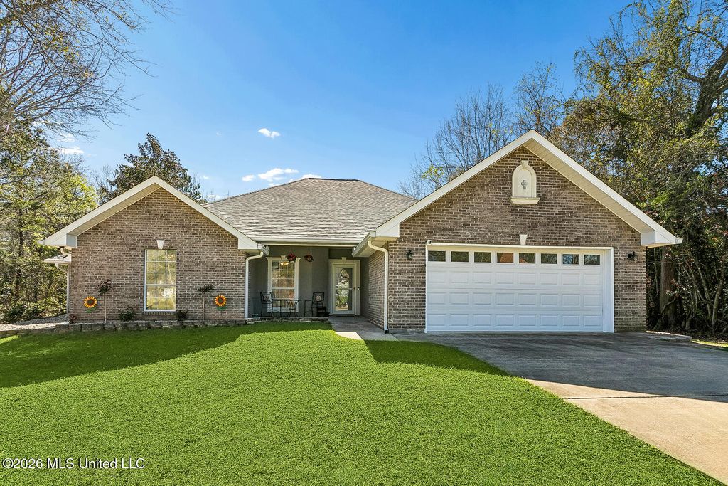 6846 Hilo Street, Diamondhead, MS 39525