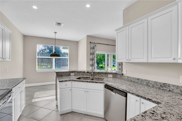 87 S Mulberry Street, Fellsmere, FL 32948