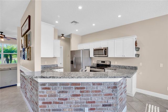 87 S Mulberry Street, Fellsmere, FL 32948