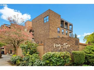 100 LEONARD St 3-4, Lake Oswego, OR 97034