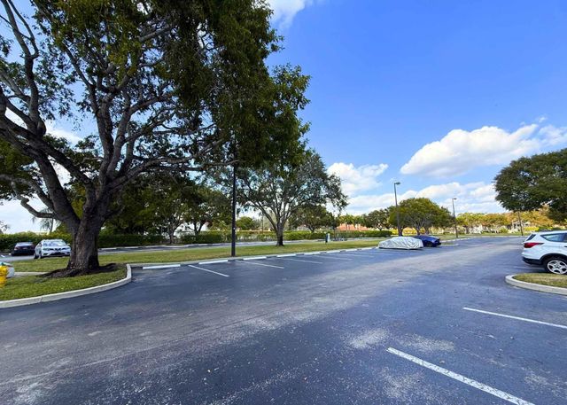 3310 N Pinewalk Drive 1827, Margate, FL 33063