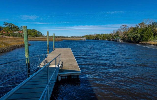 4282 Misty Hollow Lane, Ravenel, SC 29470
