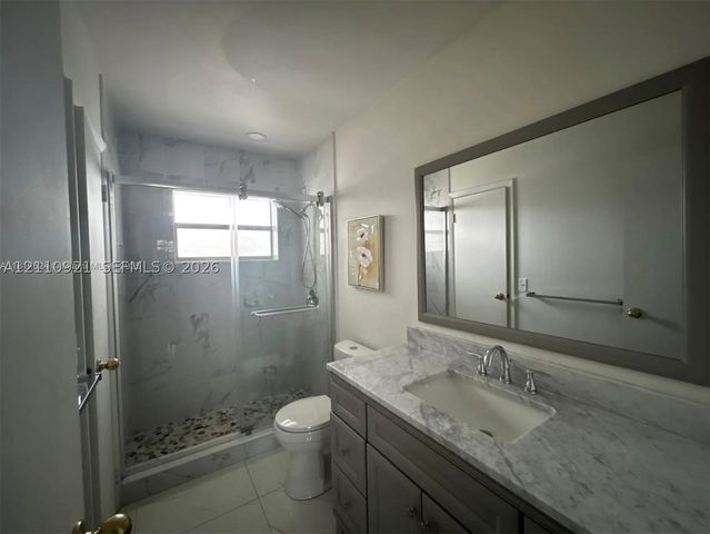 5003 NW 35th St 506, Lauderdale Lakes, FL 33319