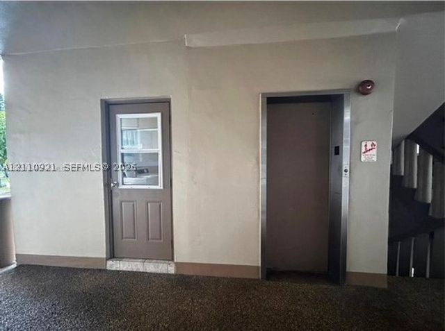 5003 NW 35th St 506, Lauderdale Lakes, FL 33319