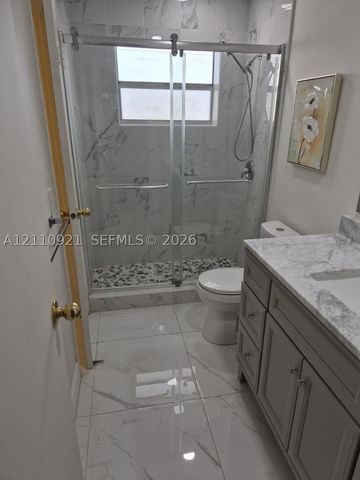 5003 NW 35th St 506, Lauderdale Lakes, FL 33319