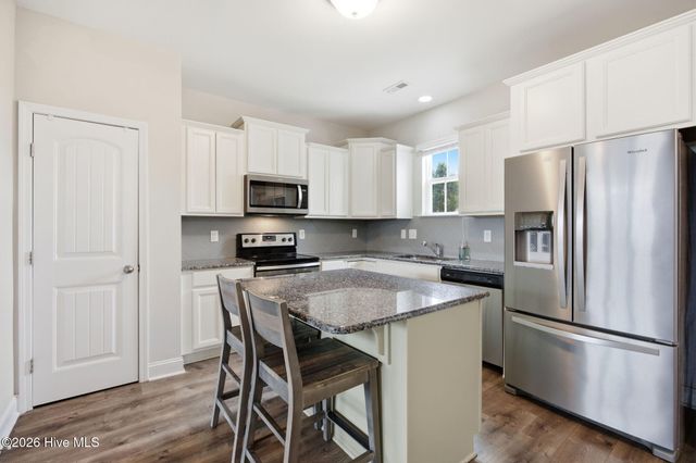 918 Rolling Pines Loop Road NE, Leland, NC 28451