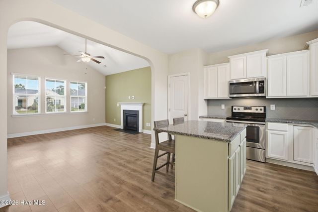 918 Rolling Pines Loop Road NE, Leland, NC 28451