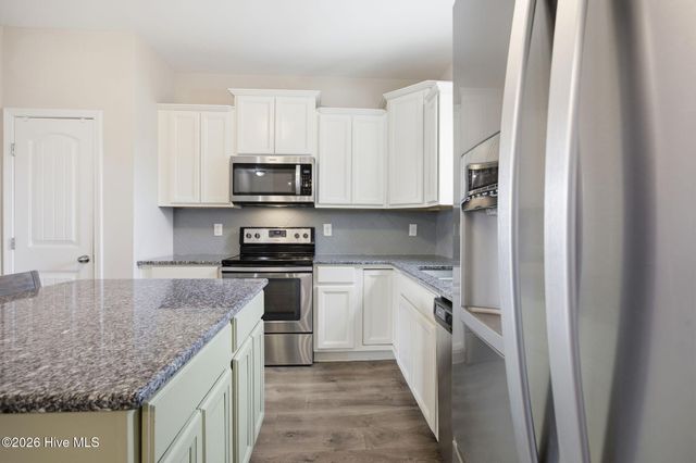 918 Rolling Pines Loop Road NE, Leland, NC 28451