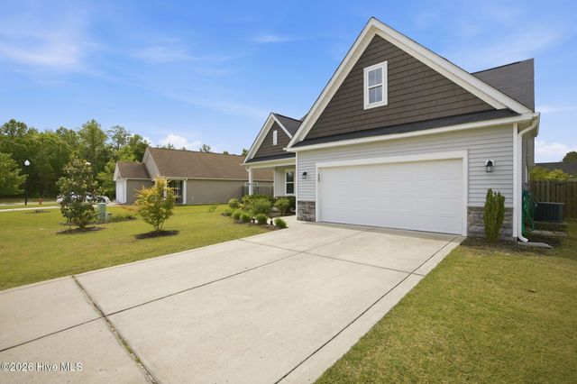 918 Rolling Pines Loop Road NE, Leland, NC 28451