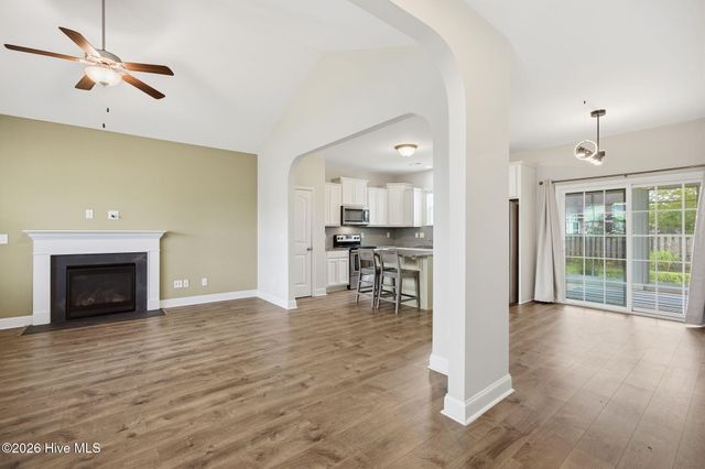 918 Rolling Pines Loop Road NE, Leland, NC 28451