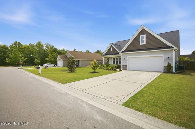 918 Rolling Pines Loop Road NE, Leland, NC 28451