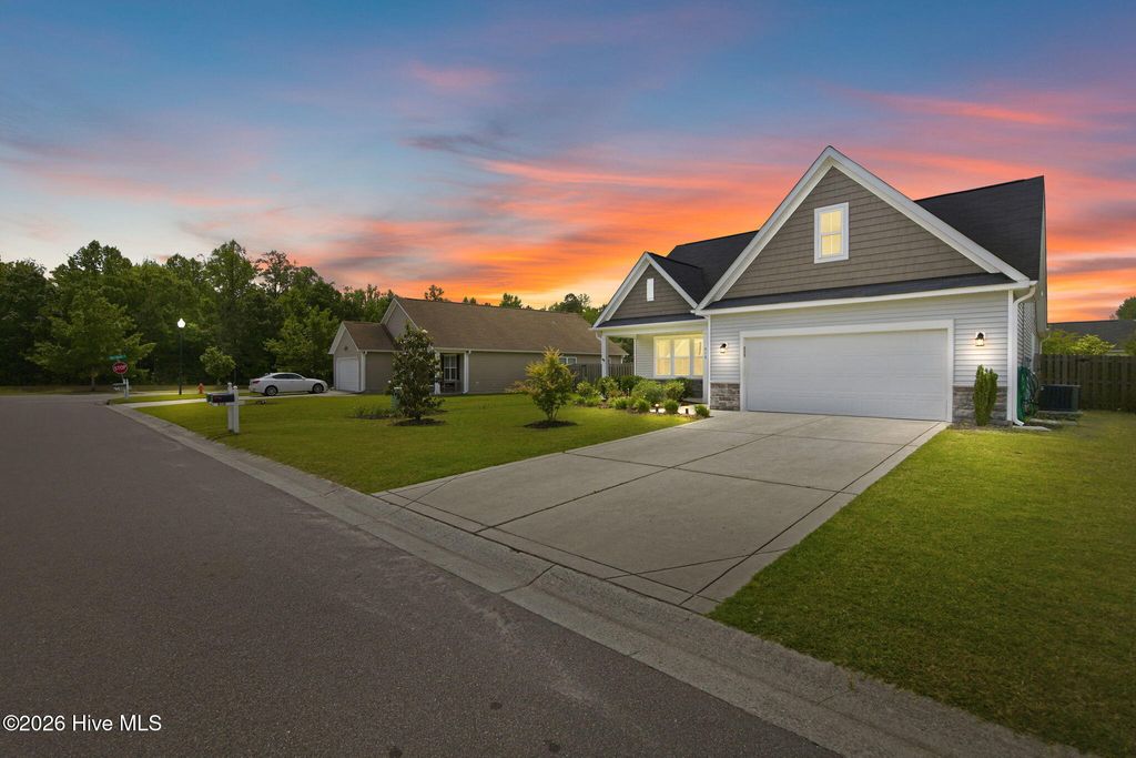 918 Rolling Pines Loop Road NE, Leland, NC 28451