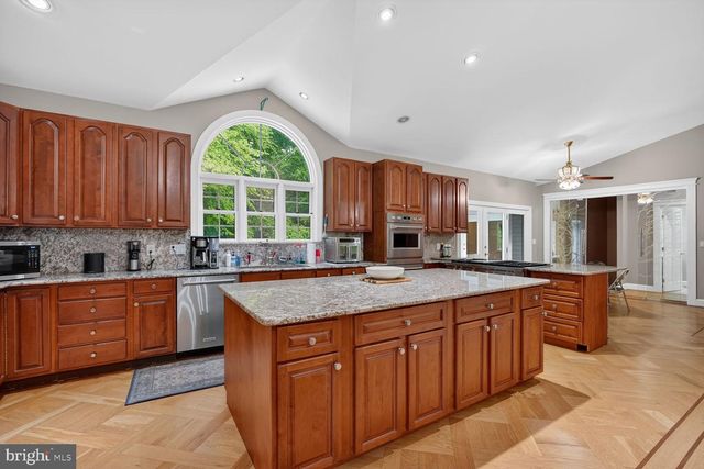 15923 MOUNT EVEREST LN, Silver Spring, MD 20906