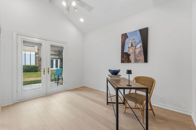 201 Cimarron Trail 3, Irving, TX 75063
