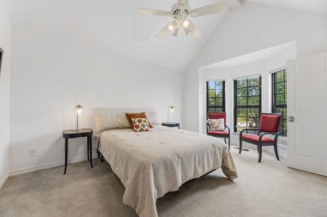 201 Cimarron Trail 3, Irving, TX 75063