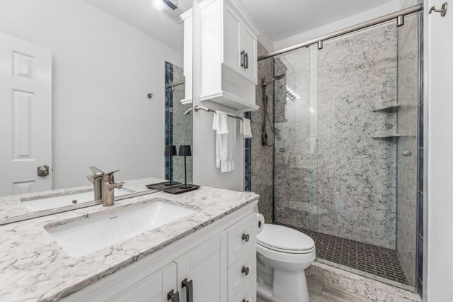 201 Cimarron Trail 3, Irving, TX 75063