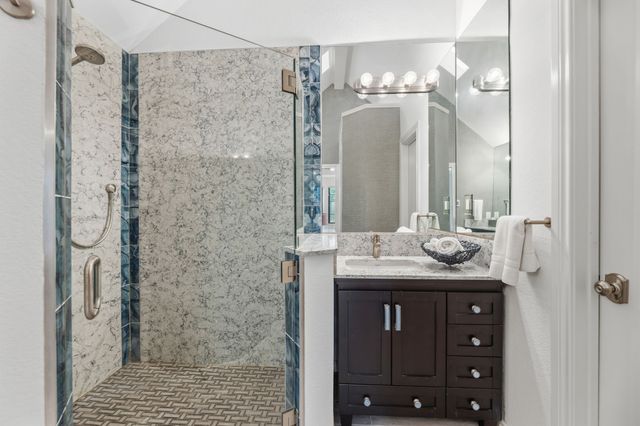 201 Cimarron Trail 3, Irving, TX 75063